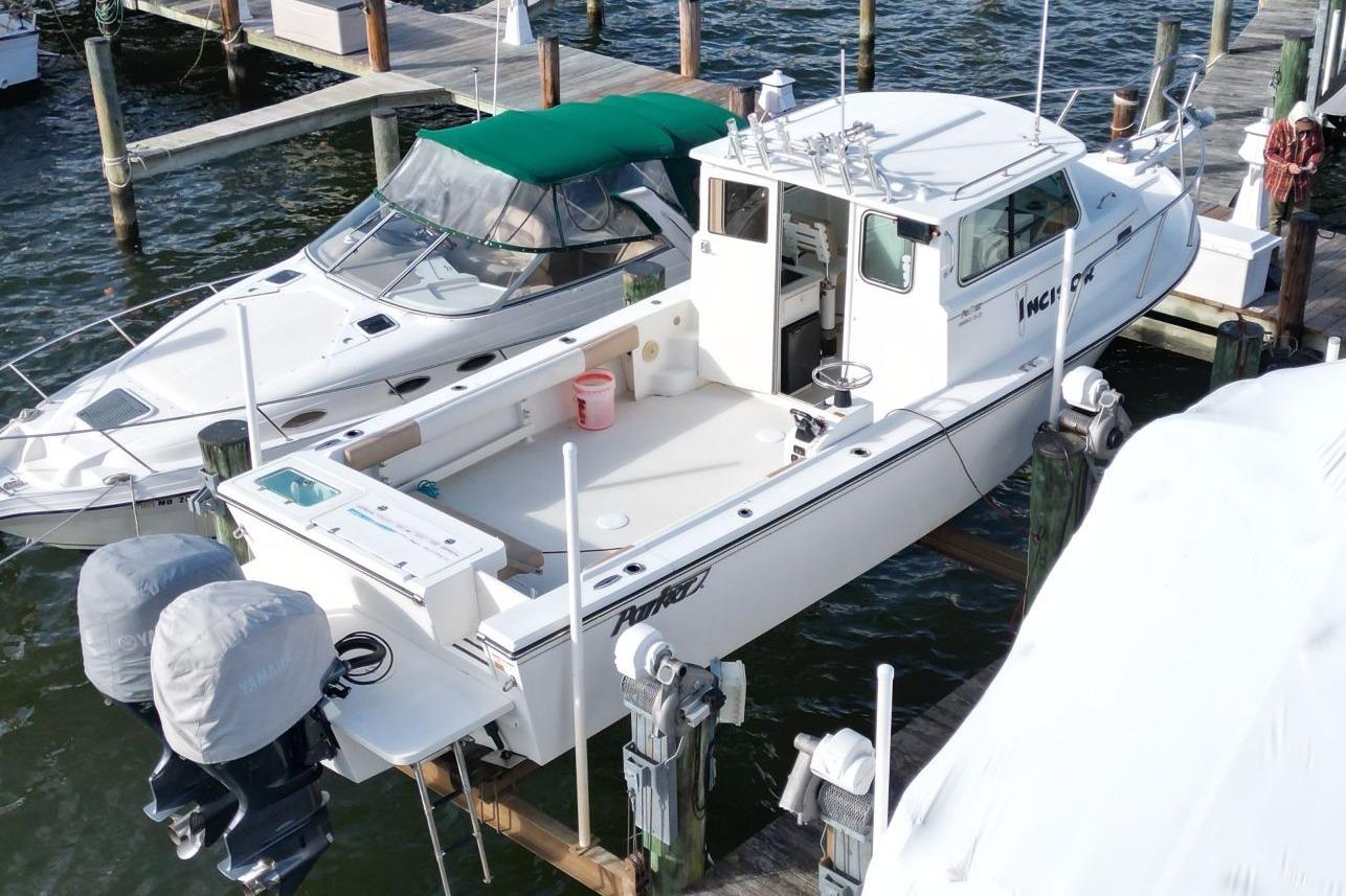 M 10546 CF Knot 10 Yacht Sales M 10546 CF Knot 10 Yacht Sales