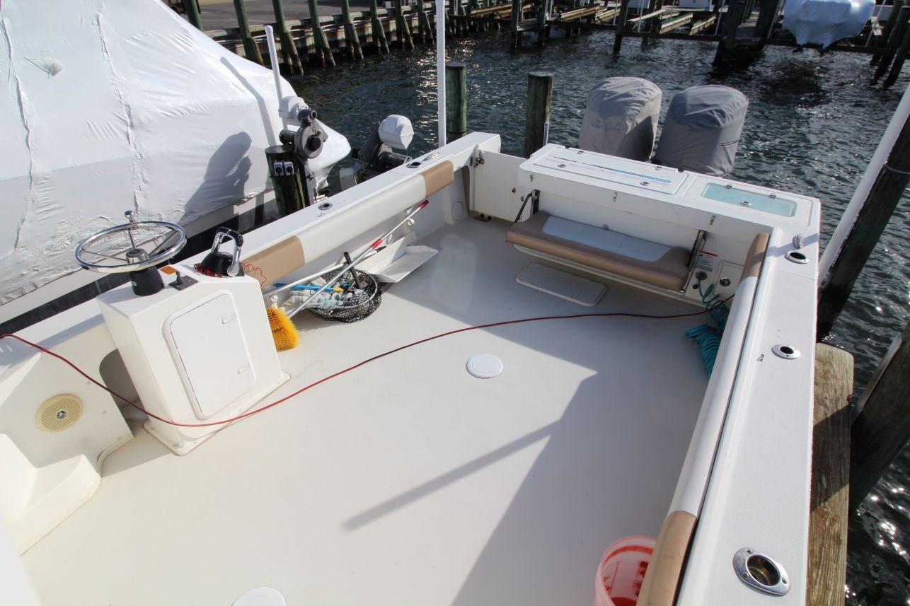 M 10546 CF Knot 10 Yacht Sales M 10546 CF Knot 10 Yacht Sales