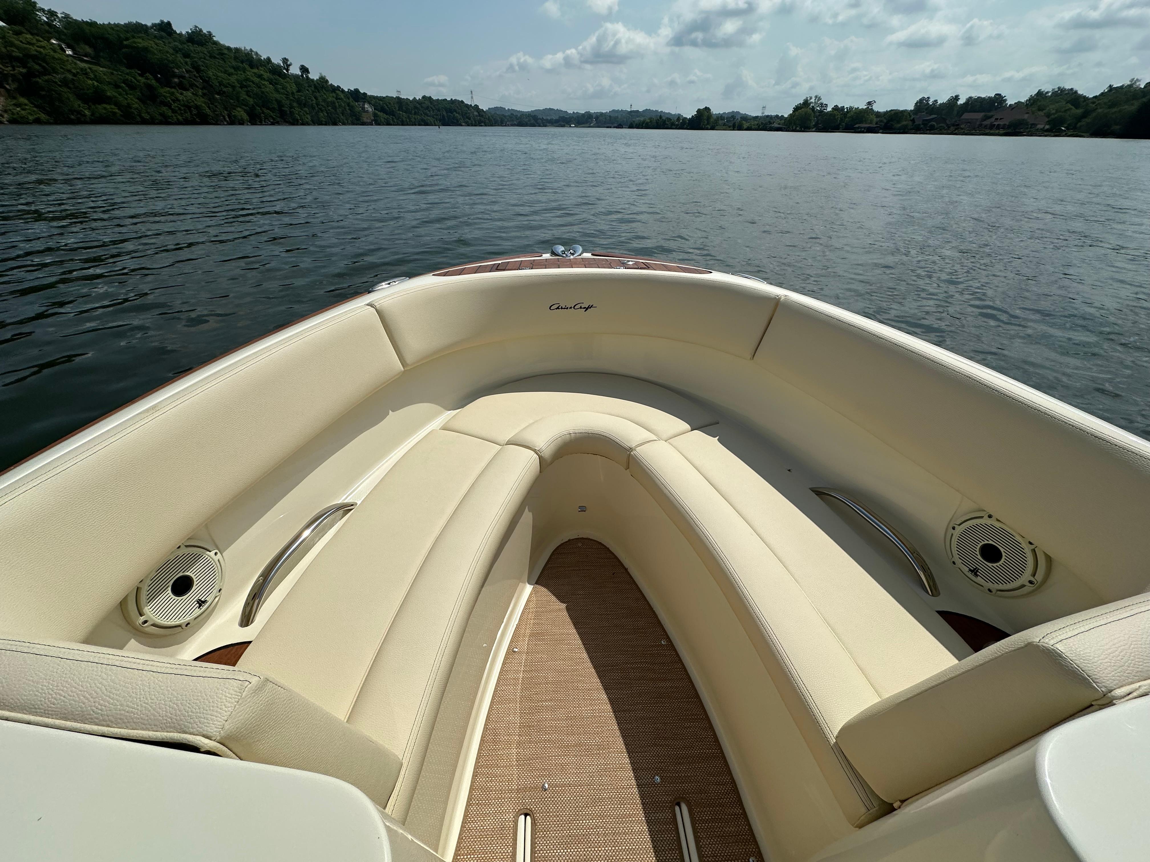 2022-chris-craft-launch-27-power-9728028-20250430120818008-1_XLARGE