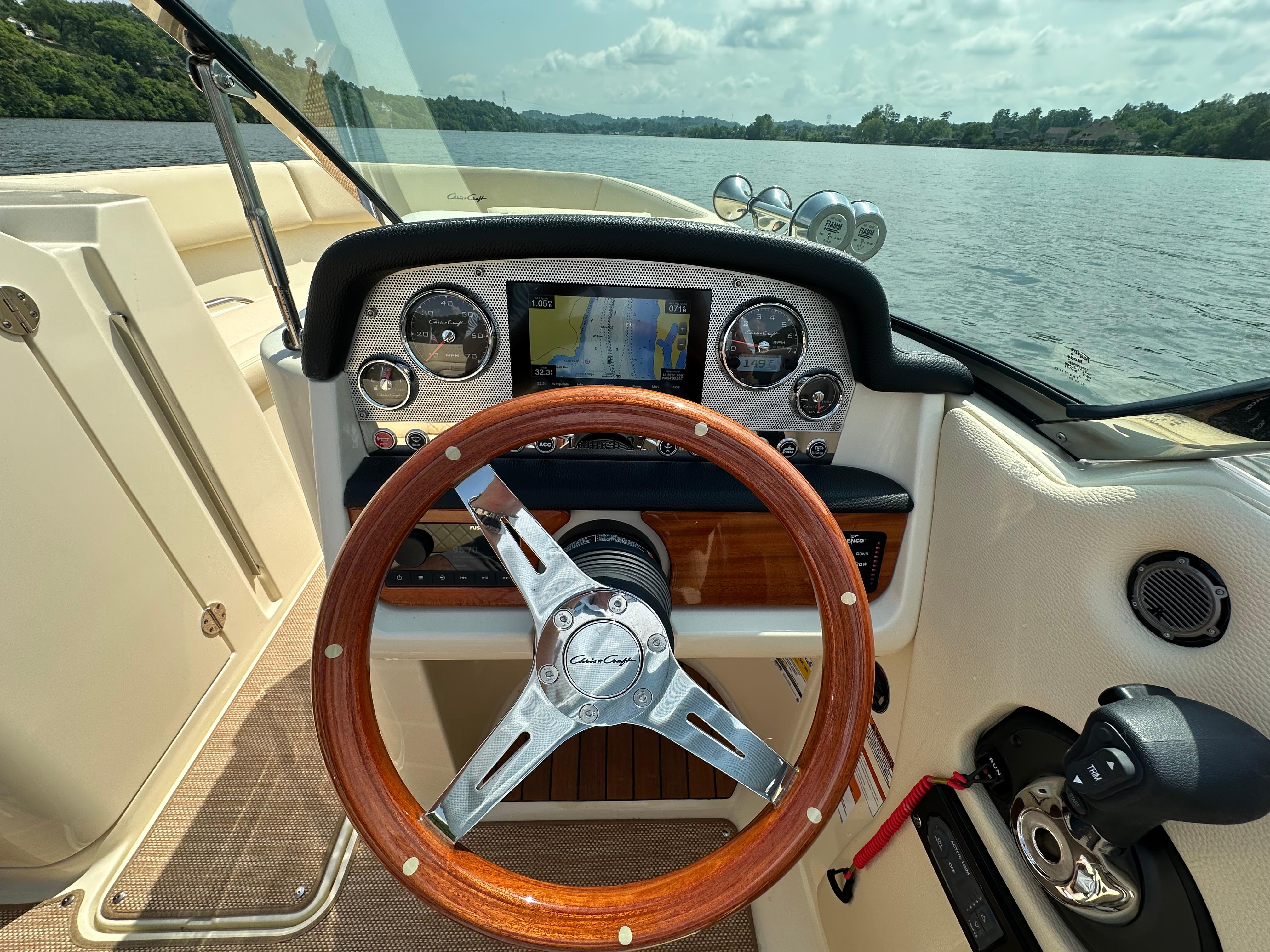 2022-chris-craft-launch-27-power-9728028-20250430120945394-1_XLARGE