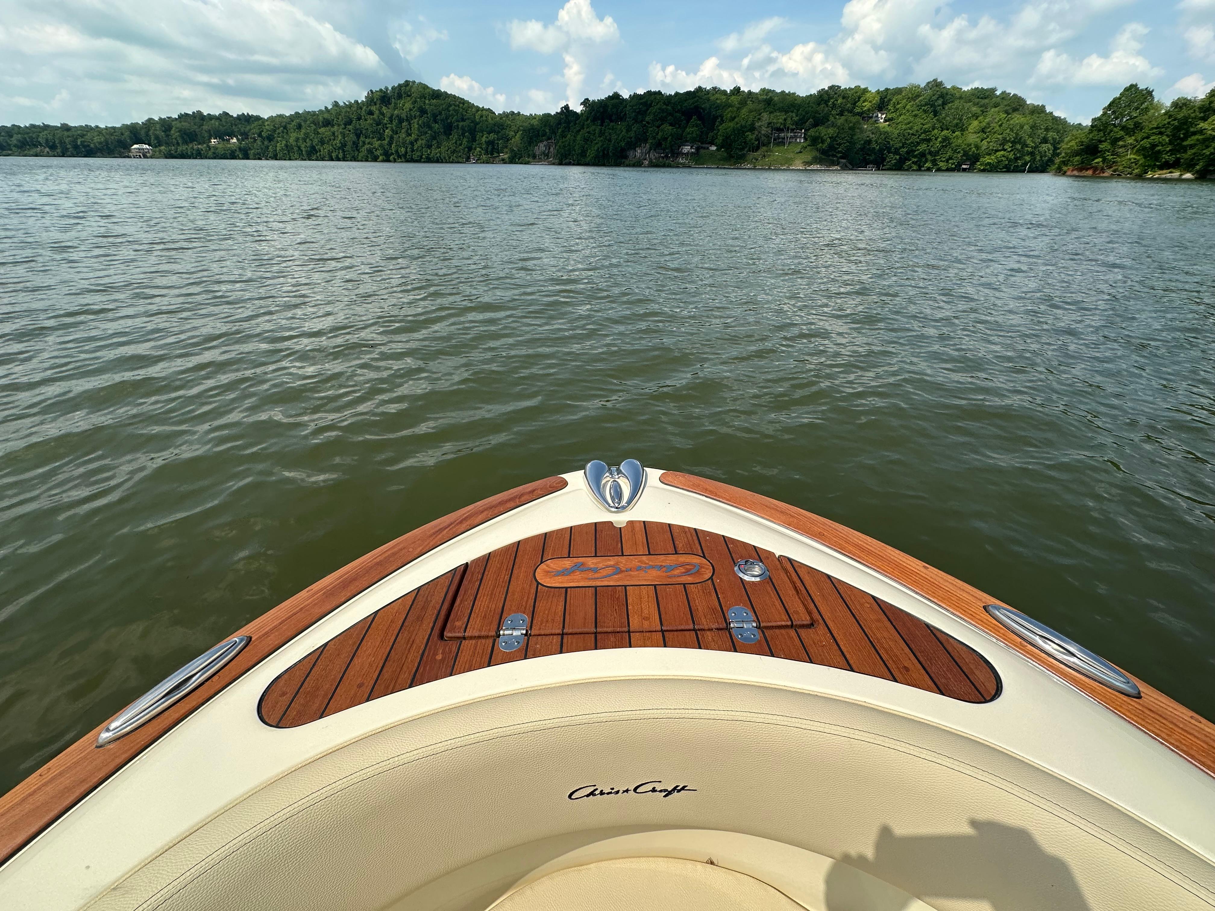 2022-chris-craft-launch-27-power-9728028-20250430121051929-1_XLARGE