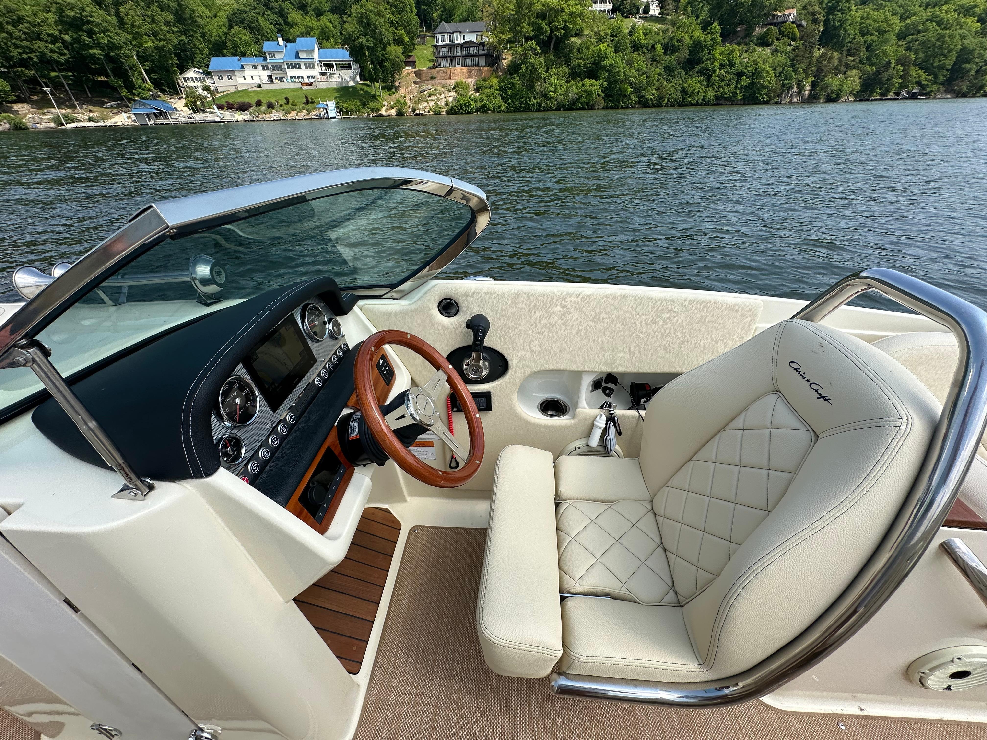 2022-chris-craft-launch-27-power-9728028-20250430121241511-1_XLARGE