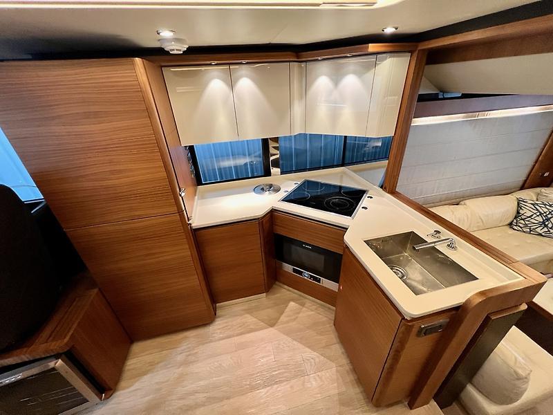 Jbys Trade Yacht Photos Pics Galley