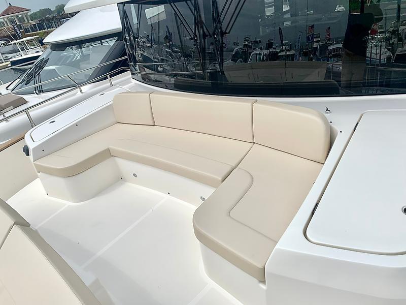 Jbys Trade Yacht Photos Pics Forward Bow Seating Area w/ Storage