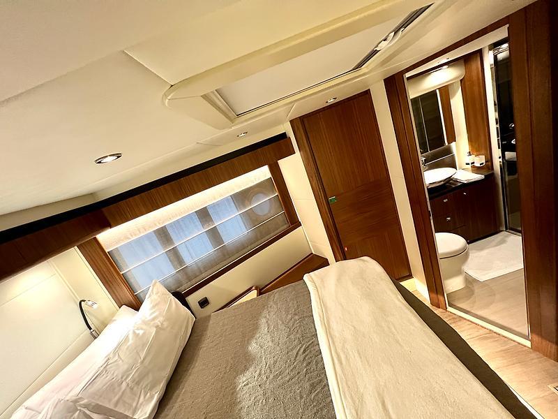 Jbys Trade Yacht Photos Pics VIP StateRoom - Strb. Side