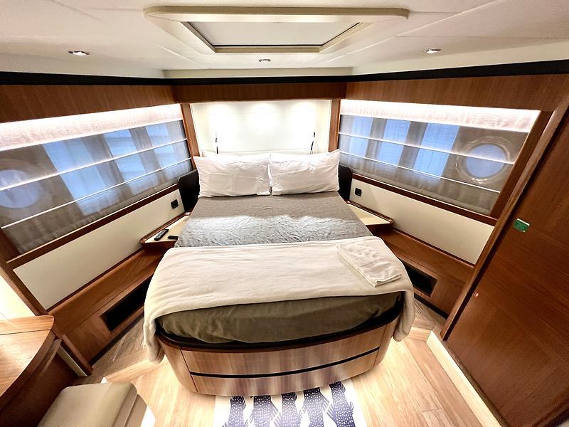 Jbys Trade Yacht Photos Pics VIP StateRoom - Forward