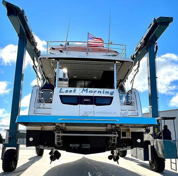 Jbys Trade Yacht Photos Pics Transom - Out of Water