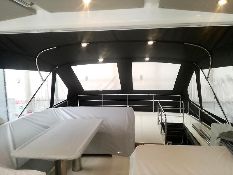 Jbys Trade Yacht Photos Pics FlyBridge Aft Enclosure