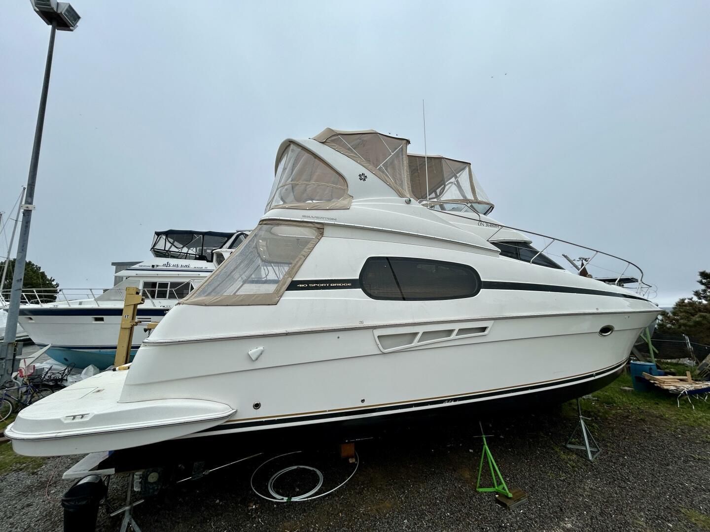 2001-silverton-410-sport-bridge-power-9658030-20250515104906976-1_XLARGE