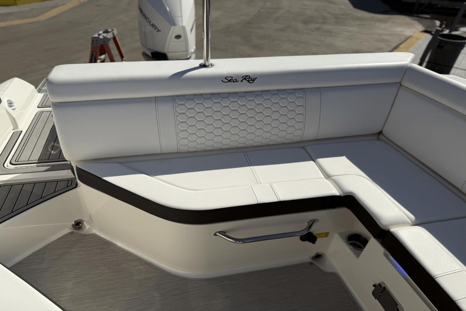 2019-sea-ray-sdx-270-outboard-power-9768040-978375518-0-160520251823-7