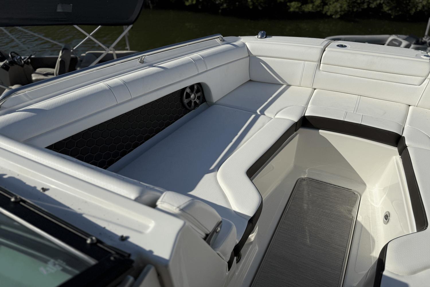 2019-sea-ray-sdx-270-outboard-power-9768040-978375520-0-160520251823-30