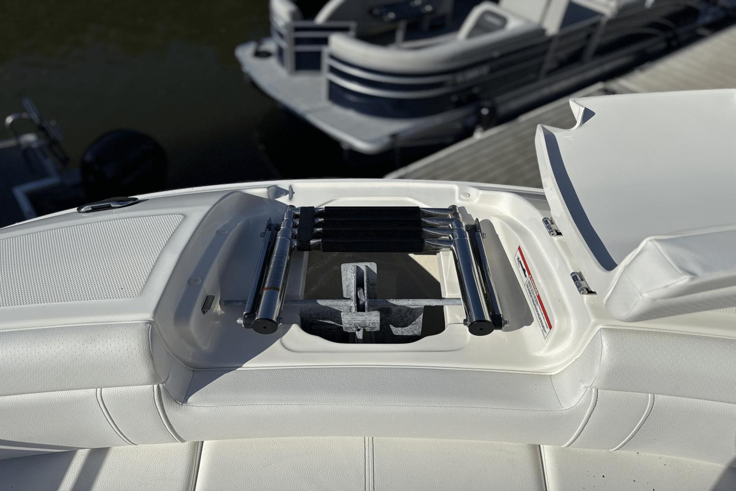 2019-sea-ray-sdx-270-outboard-power-9768040-978375522-0-160520251823-36