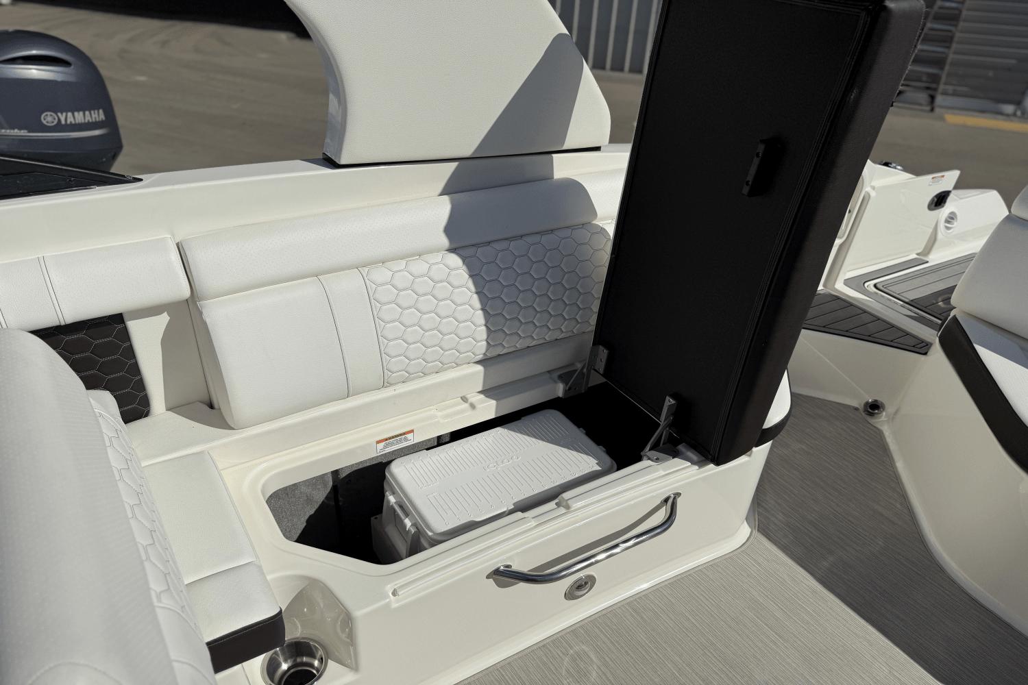 2019-sea-ray-sdx-270-outboard-power-9768040-978375538-0-160520251823-12