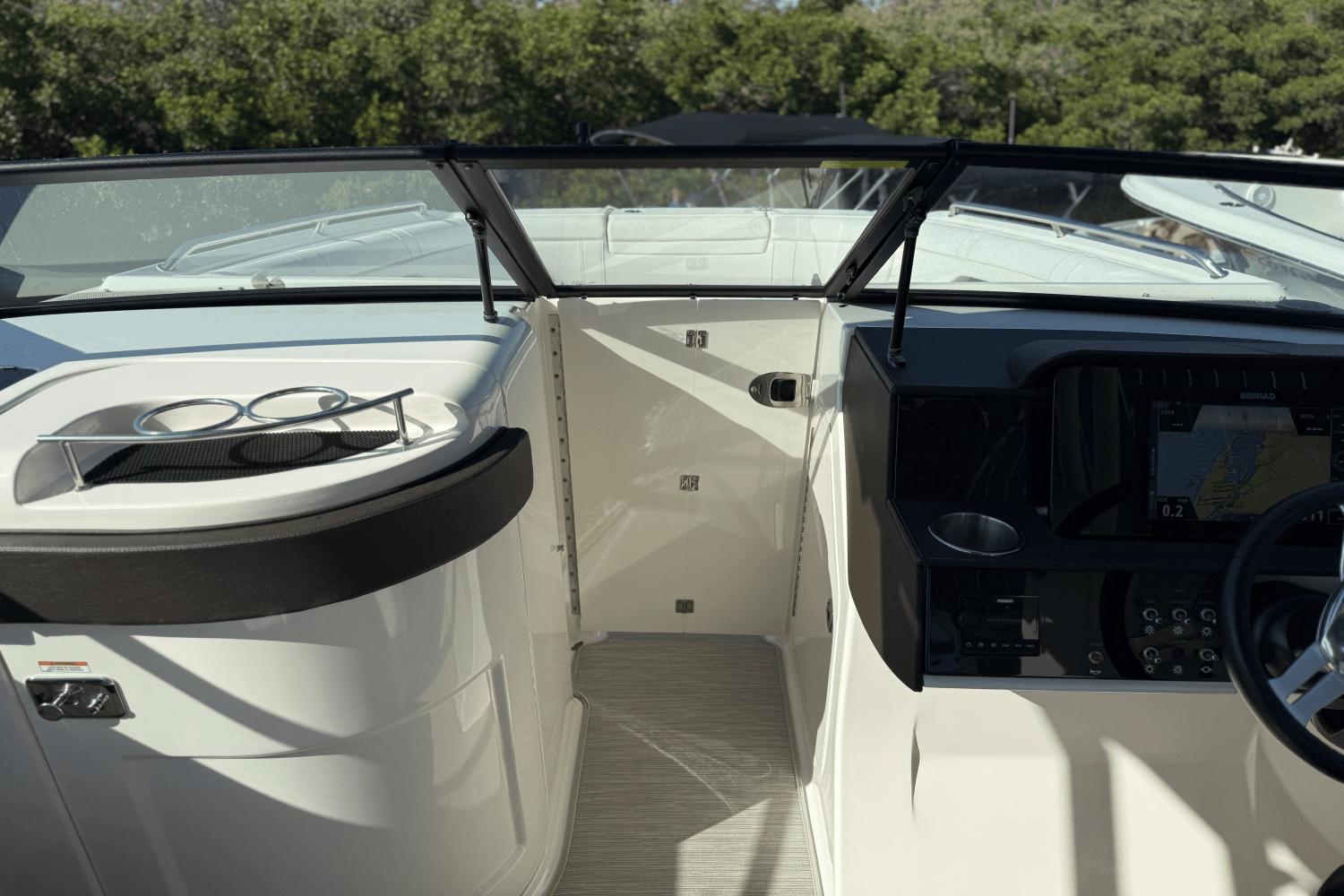2019-sea-ray-sdx-270-outboard-power-9768040-978375541-0-160520251823-28