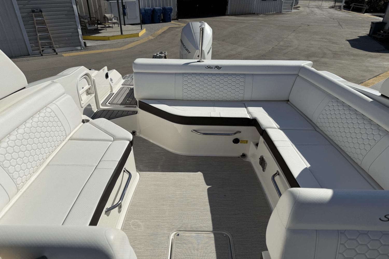 2019-sea-ray-sdx-270-outboard-power-9768040-978375551-0-160520251823-13