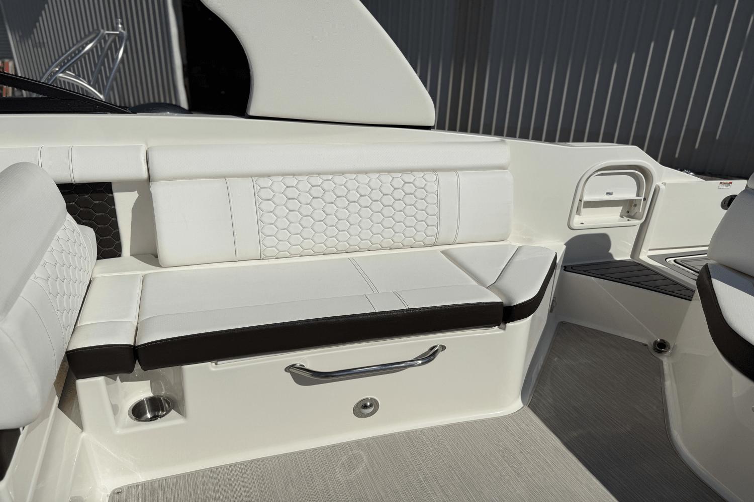 2019-sea-ray-sdx-270-outboard-power-9768040-978375561-0-160520251823-11