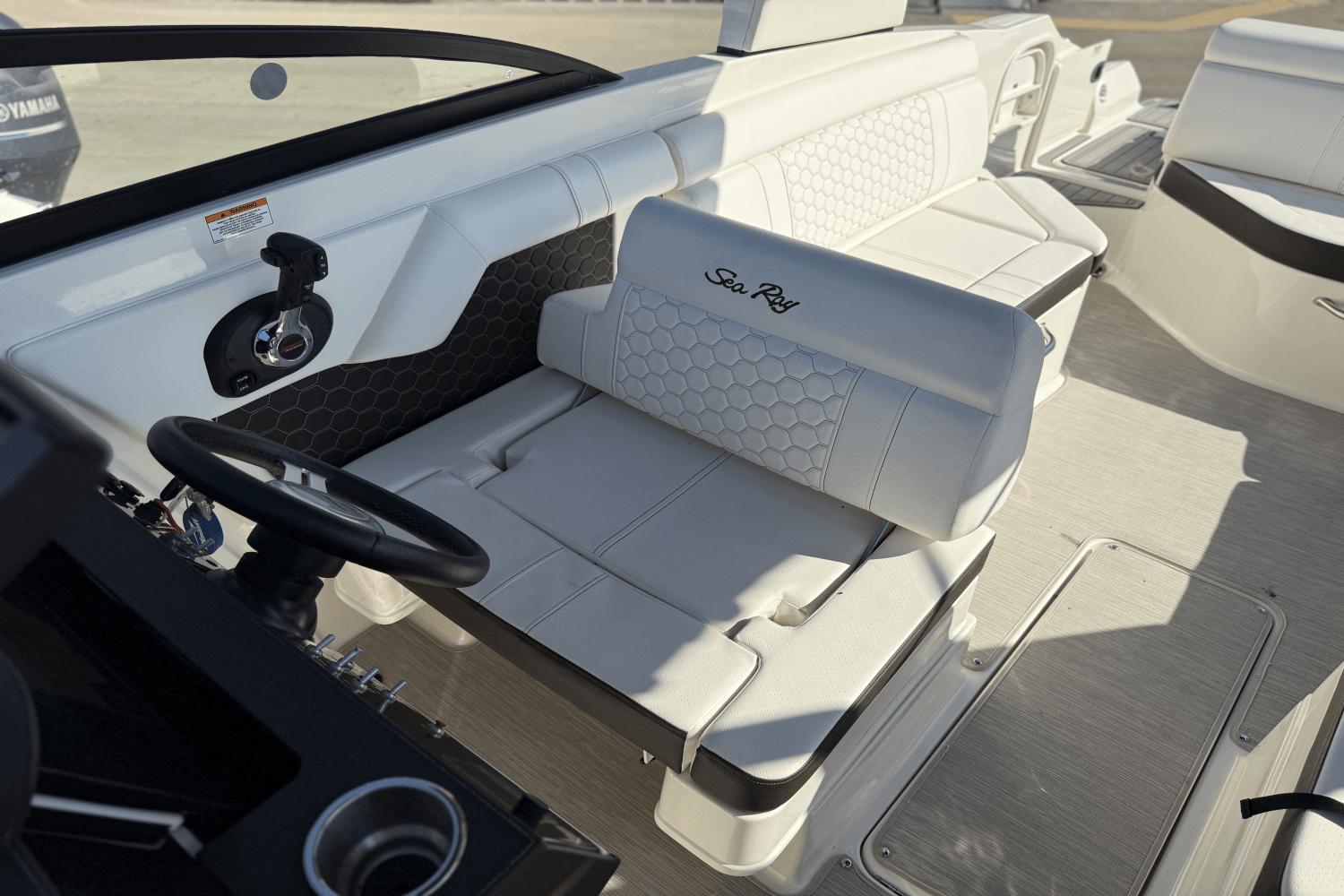 2019-sea-ray-sdx-270-outboard-power-9768040-978375564-0-160520251823-25