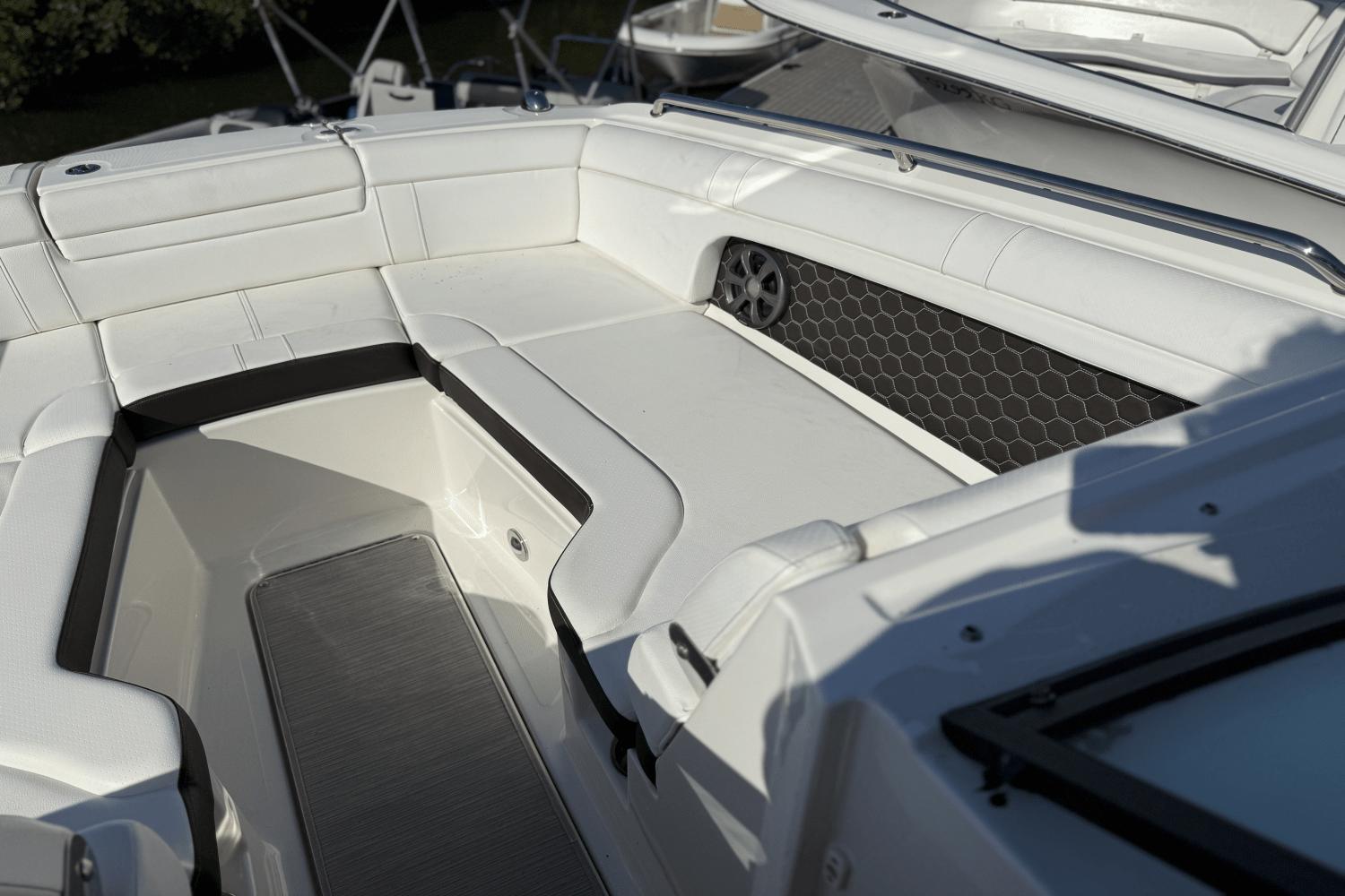 2019-sea-ray-sdx-270-outboard-power-9768040-978375611-0-160520251851-44