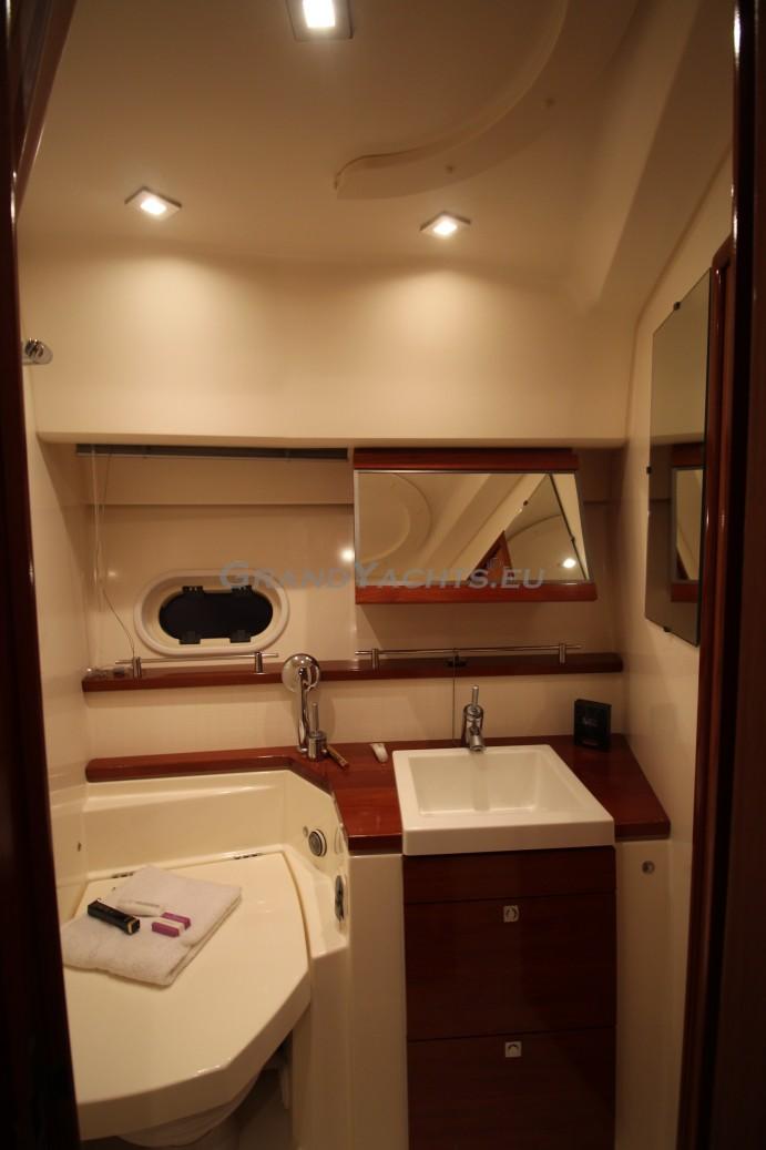 2008 Prestige 42S large 64