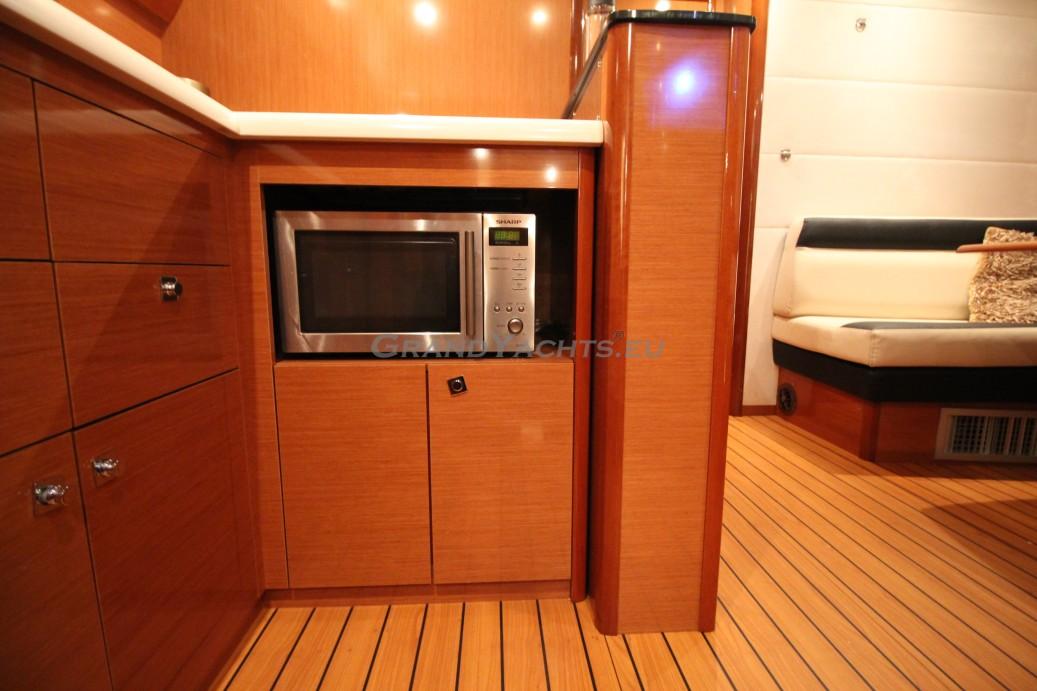 2008 Prestige 42S large 74