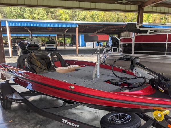 2022 Triton boat for sale, model of the boat is 179 TRX & Image # 5 of 28