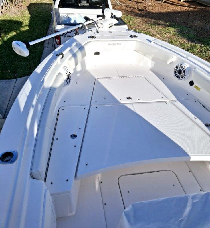 2022-everglades-243-center-console-power-9738048-20250328073128589-1_XLARGE