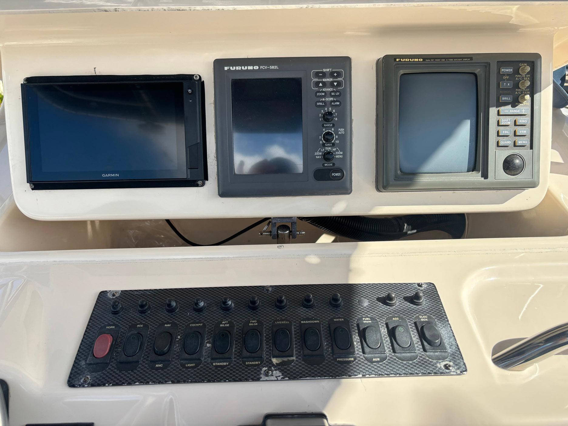2000-grady-white-bimini-306-power-9888005-20250729115744402-1