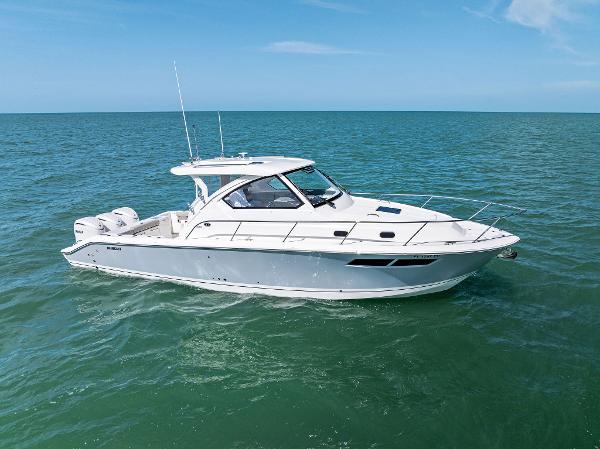2025 Pursuit 38' Photo of 2025 Pursuit 38'