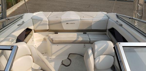 2006 Larson boat for sale, model of the boat is LXi 228 & Image # 4 of 7