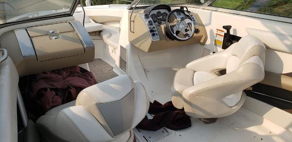 2006 Larson boat for sale, model of the boat is LXi 228 & Image # 3 of 7
