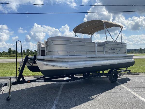 2018 Sweetwater boat for sale, model of the boat is 2286 & Image # 1 of 12