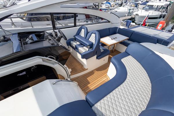 Princess Motor Yacht Sales - Used Princess V42