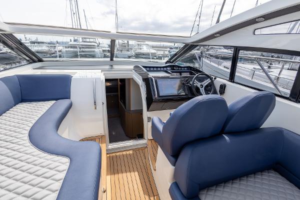 Princess Motor Yacht Sales - Used Princess V42