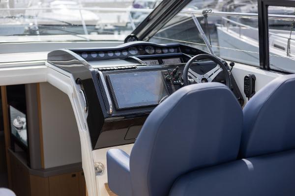 Princess Motor Yacht Sales - Used Princess V42