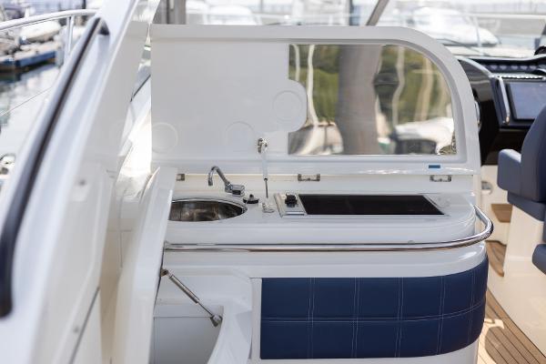 Princess Motor Yacht Sales - Used Princess V42