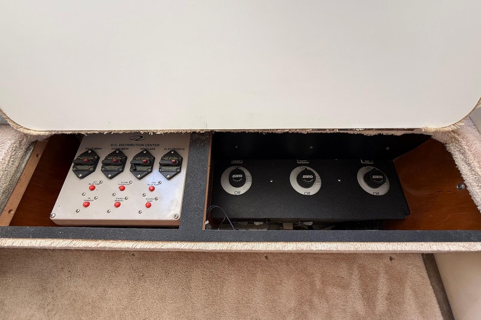 SC 10505 KM Knot 10 Yacht Sales SC 10505 KM Knot 10 Yacht Sales