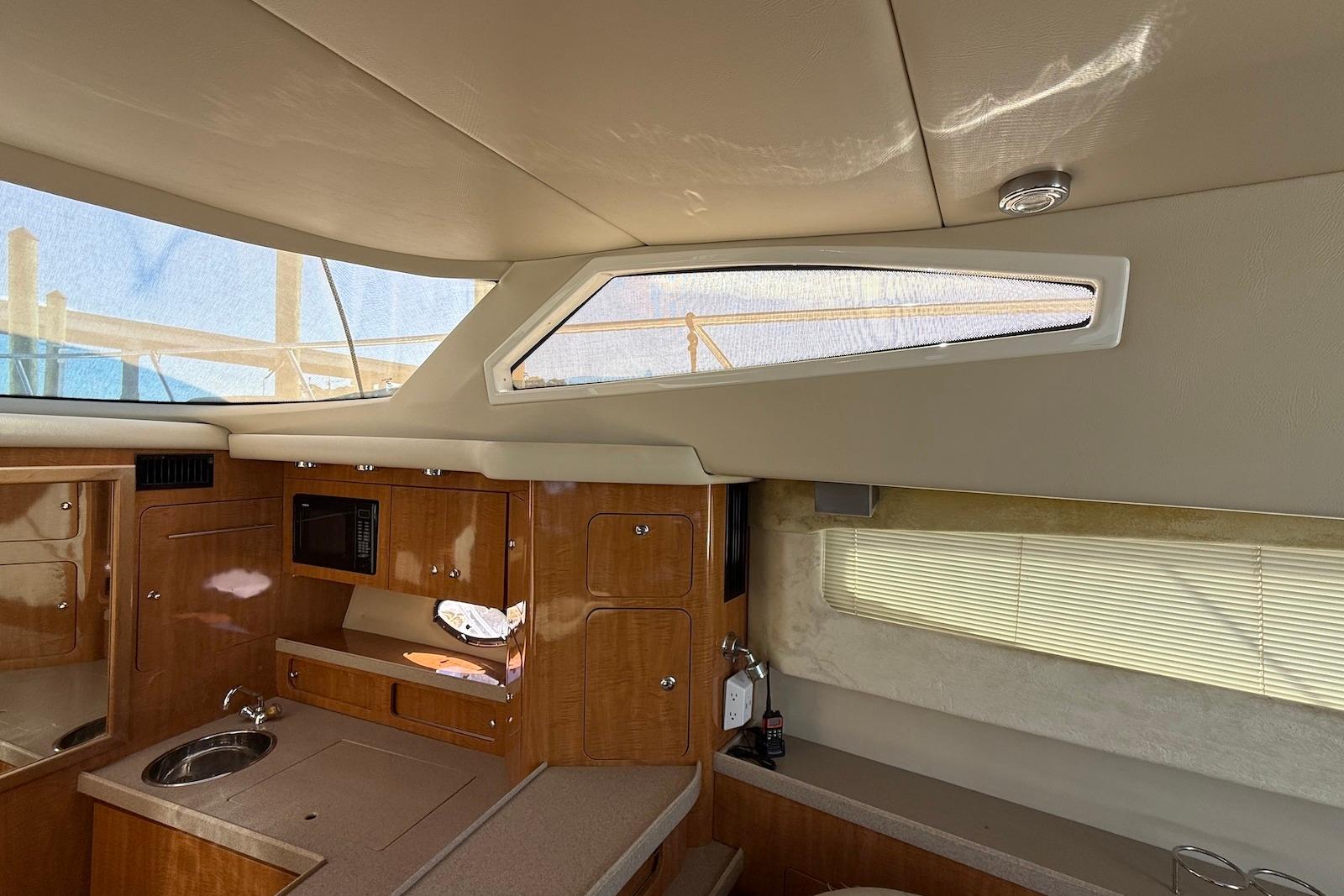 SC 10505 KM Knot 10 Yacht Sales SC 10505 KM Knot 10 Yacht Sales