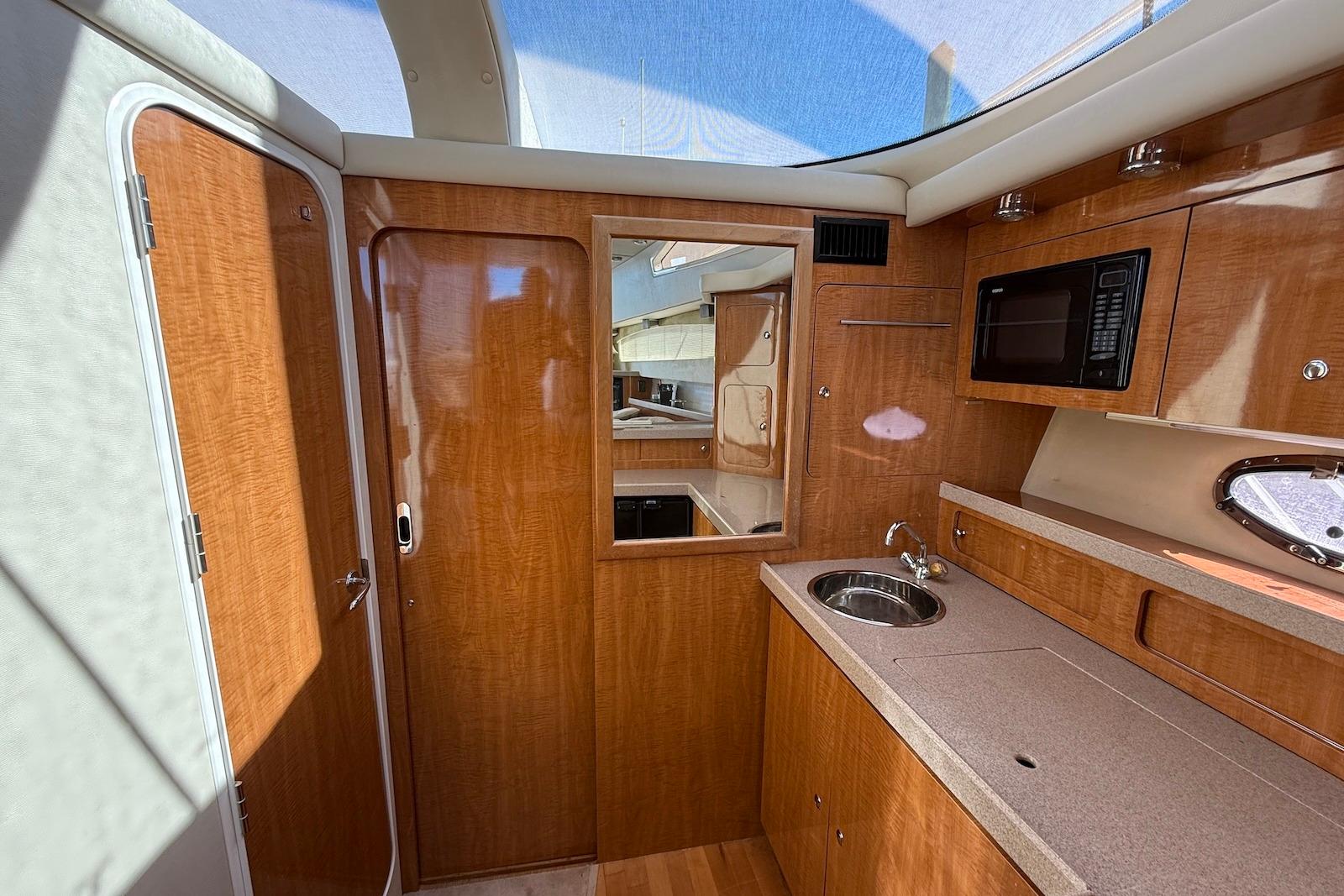 SC 10505 KM Knot 10 Yacht Sales SC 10505 KM Knot 10 Yacht Sales