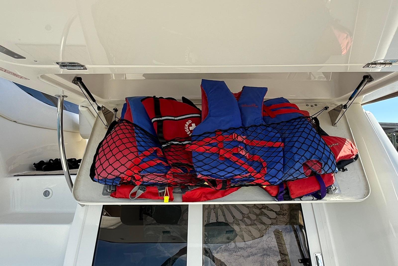 SC 10505 KM Knot 10 Yacht Sales SC 10505 KM Knot 10 Yacht Sales