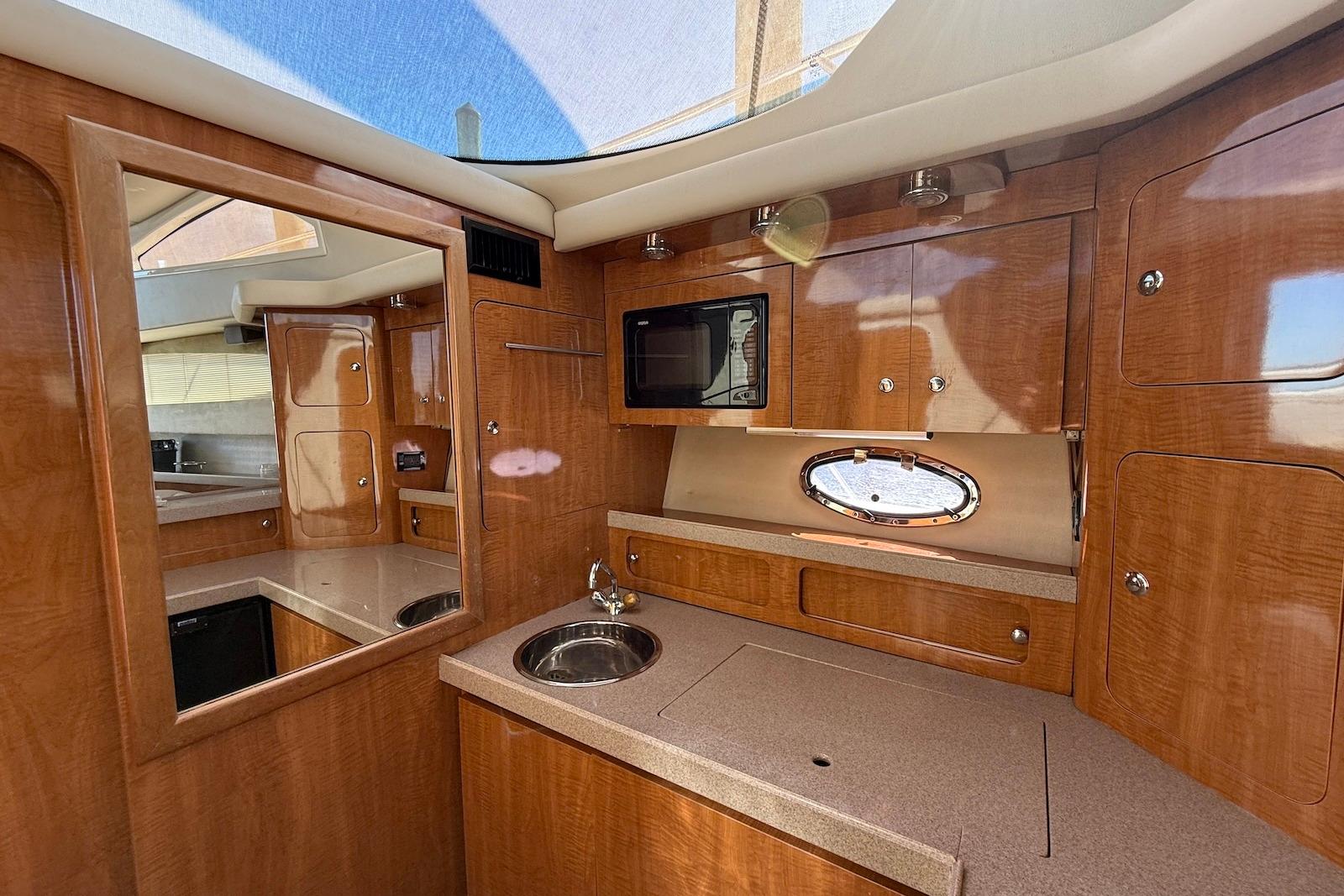 SC 10505 KM Knot 10 Yacht Sales SC 10505 KM Knot 10 Yacht Sales