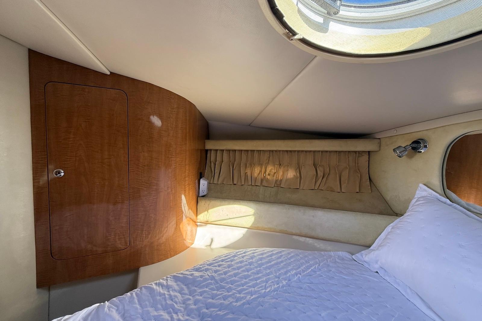 SC 10505 KM Knot 10 Yacht Sales SC 10505 KM Knot 10 Yacht Sales
