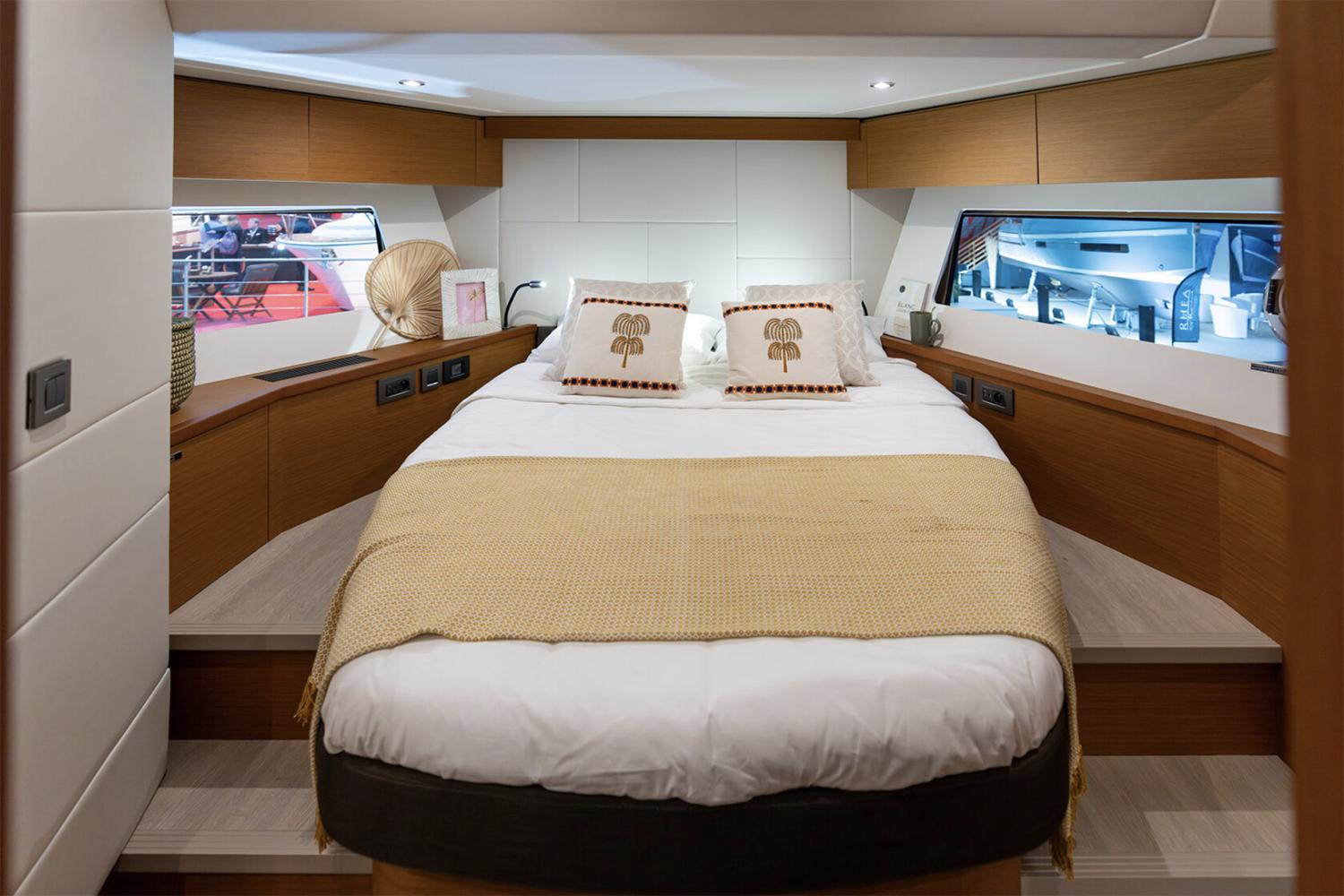 Yacht Photos Pics