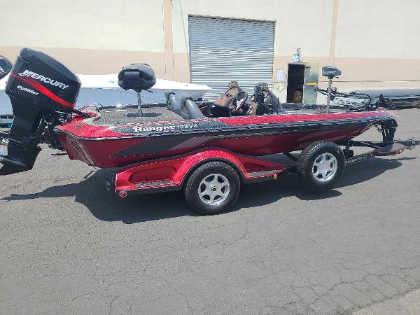 2004 Ranger Boats boat for sale, model of the boat is 185DVS & Image # 1 of 9