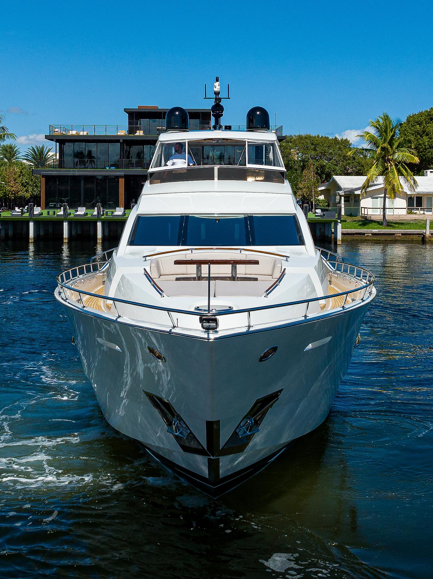 lazzara 95 yacht price