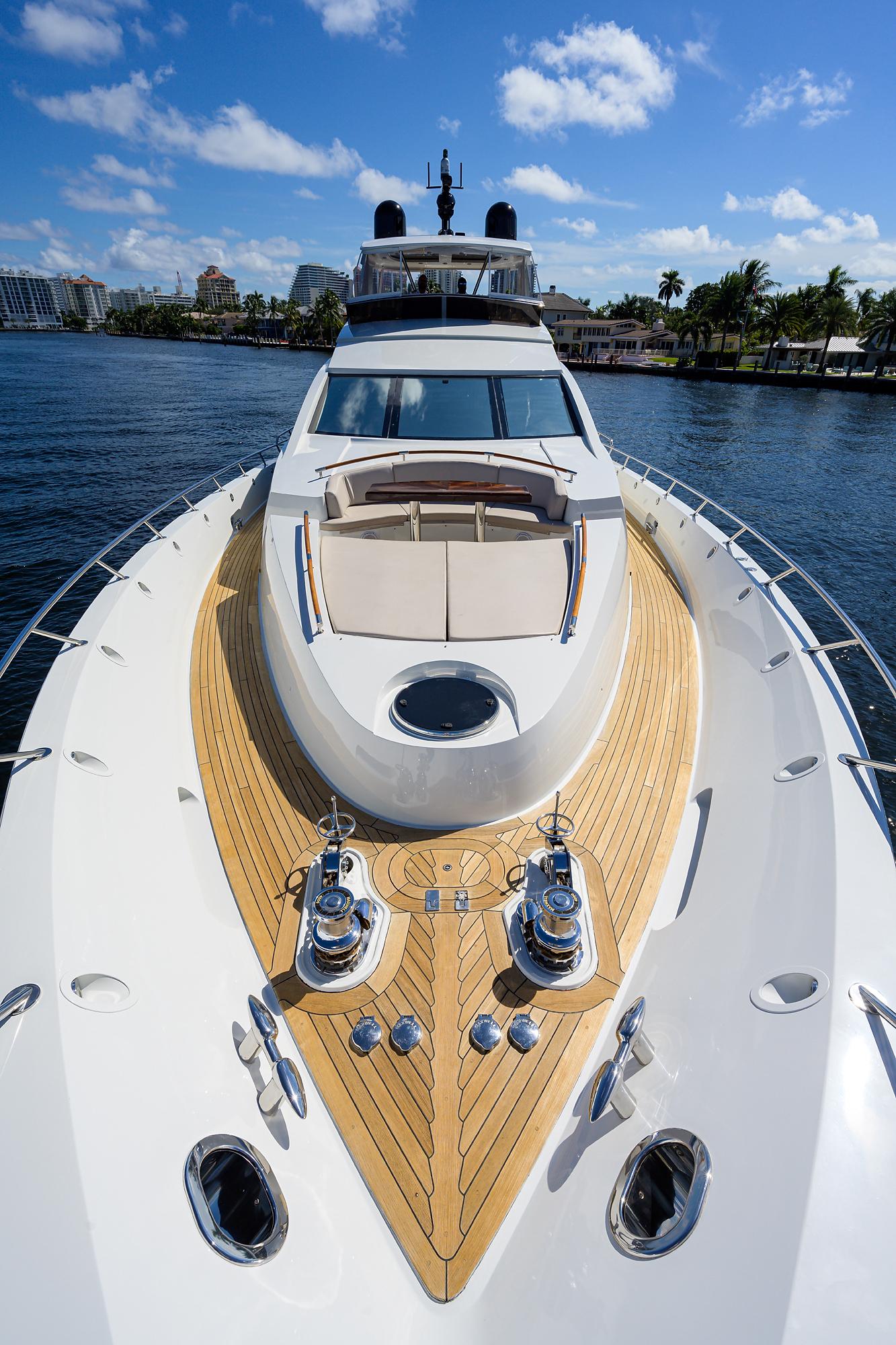 lazzara 95 yacht price