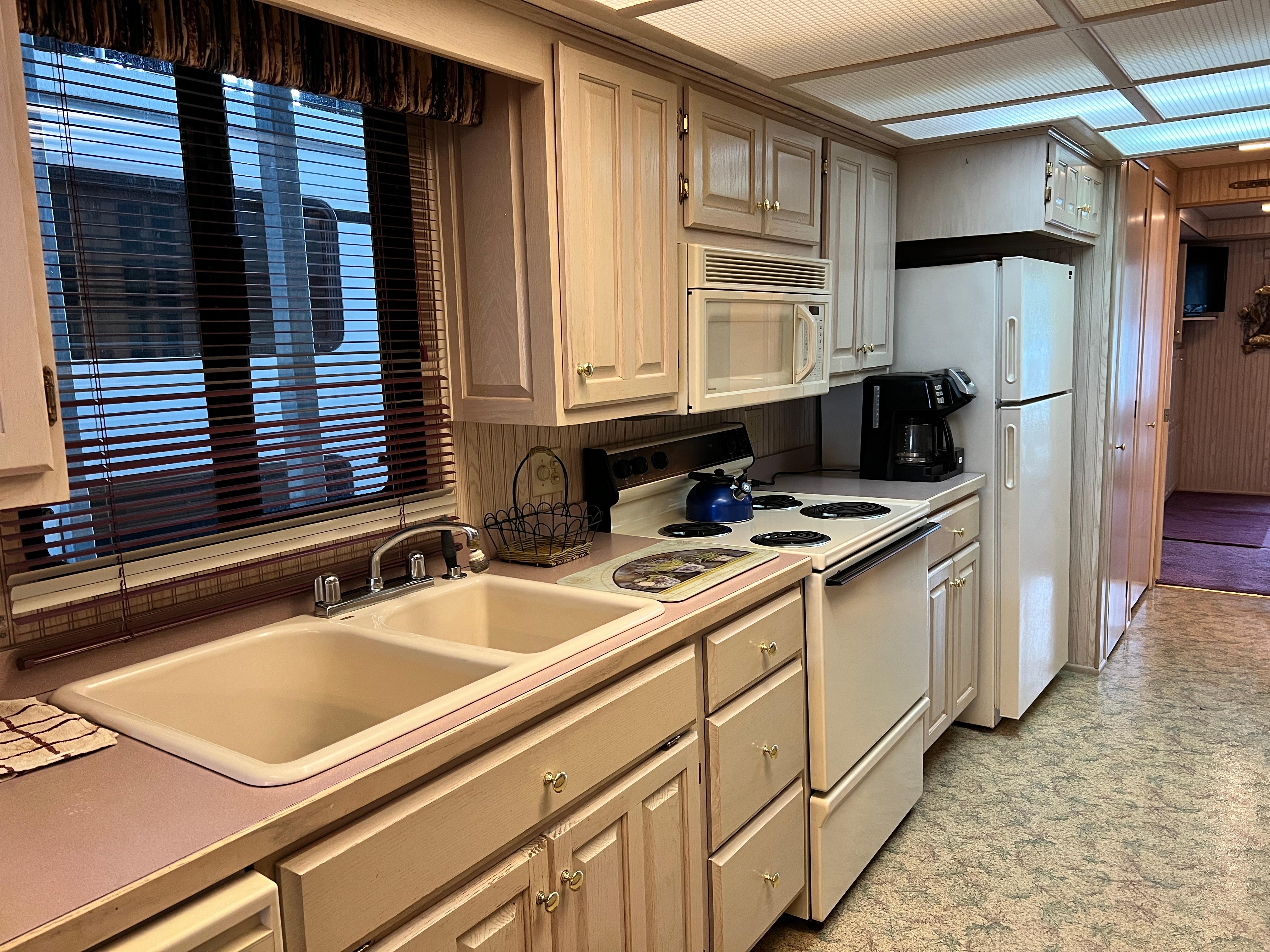 Lakeview-79 x 18 Houseboat 1997-Act II TN-US-9818074 | Thumbnail