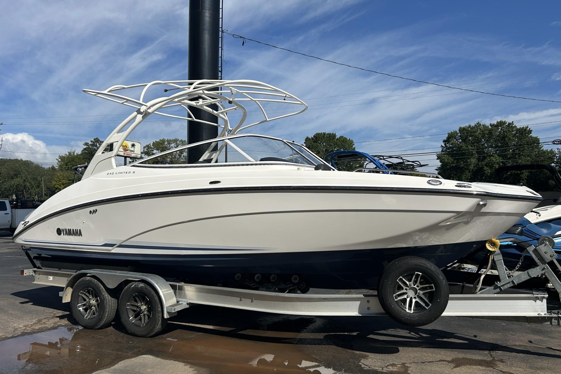 2019 Yamaha Boats 242 Limited S E-Series