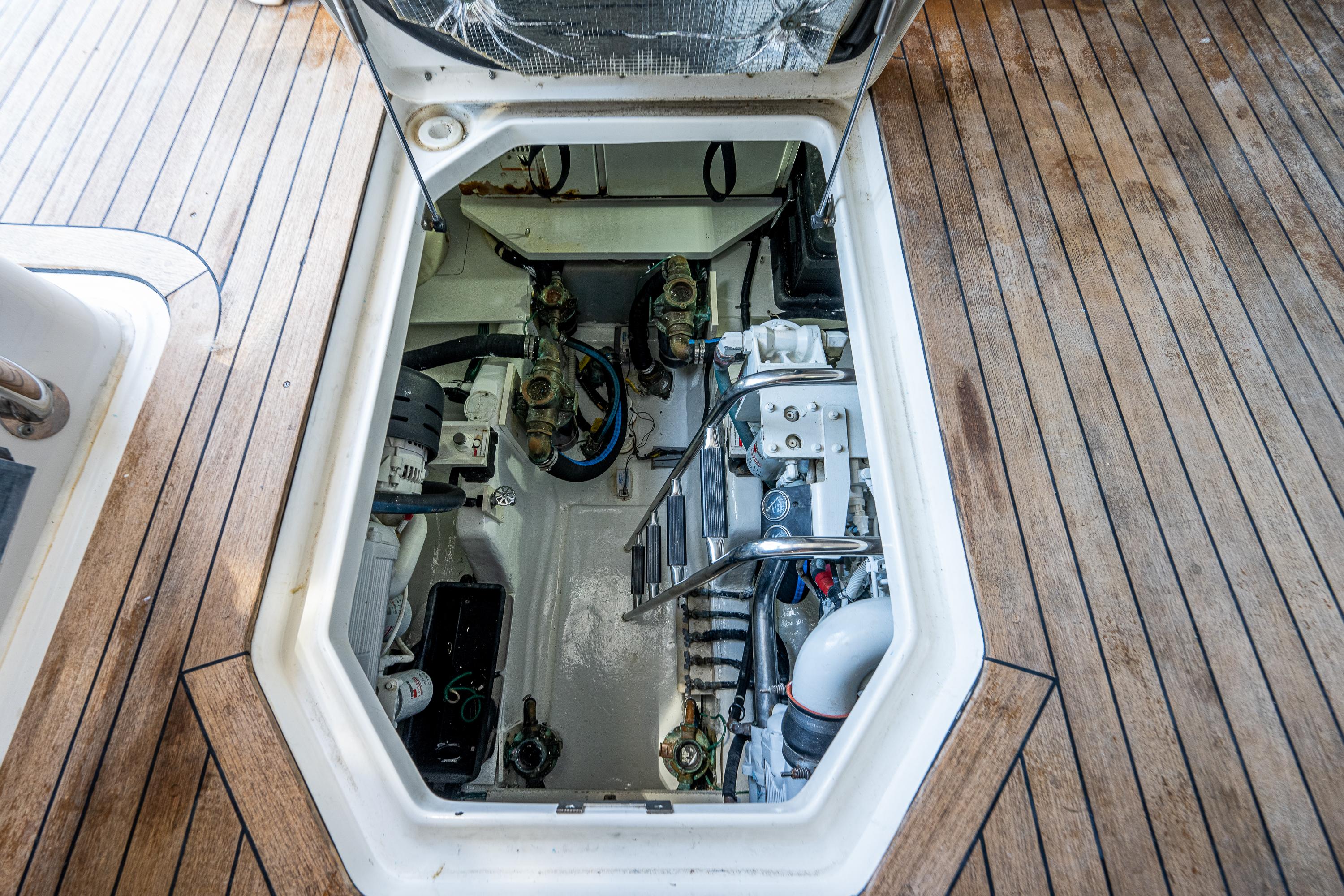 Sea Ray 47 Pirate Moon - Cockpit In Deck Engine Room Access