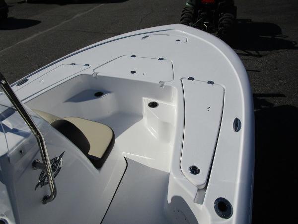 2021 Tidewater boat for sale, model of the boat is 1910 Bay Max & Image # 5 of 21