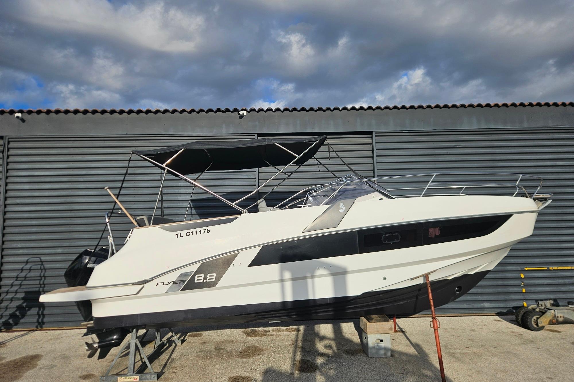 Beneteau Flyer 8.8 Sundeck